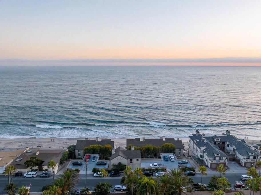 A Wave From It All Villa Carlsbad Exterior photo