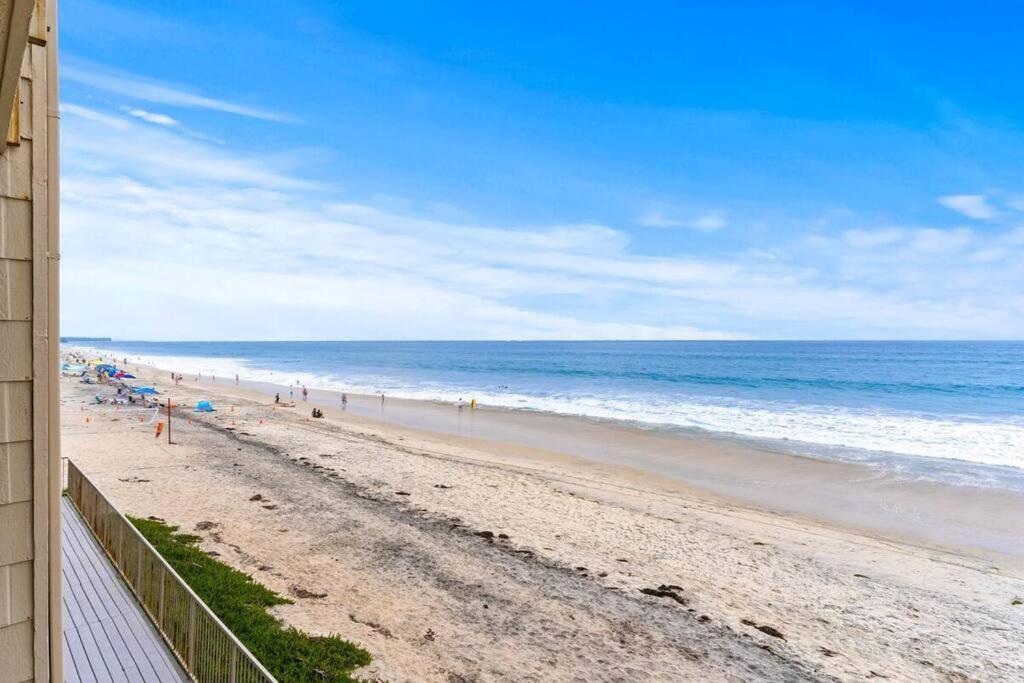 A Wave From It All Villa Carlsbad Exterior photo