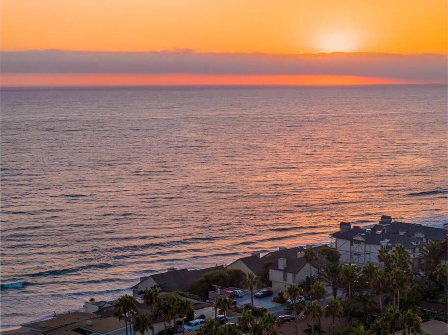 A Wave From It All Villa Carlsbad Exterior photo