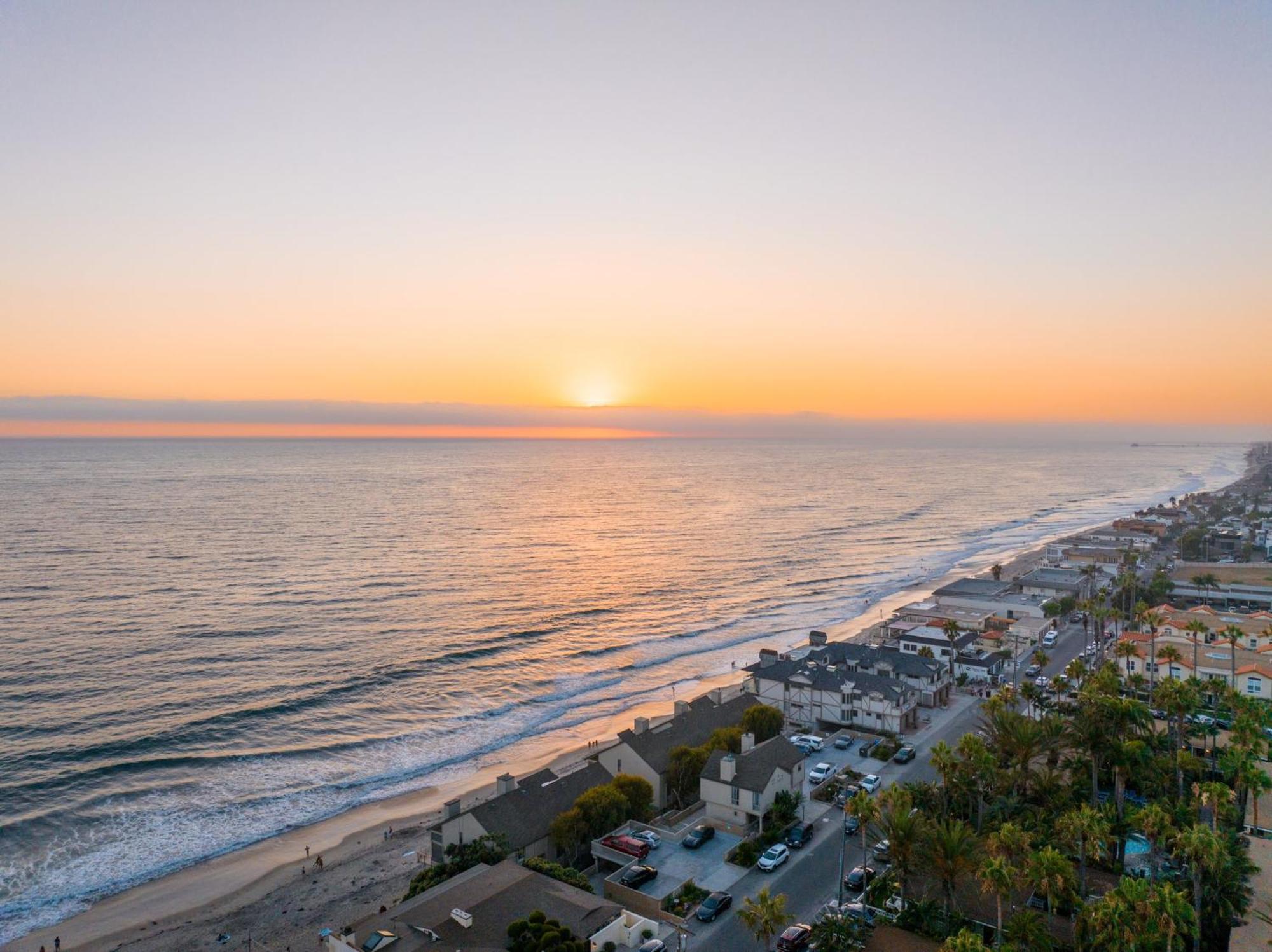 A Wave From It All Villa Carlsbad Exterior photo